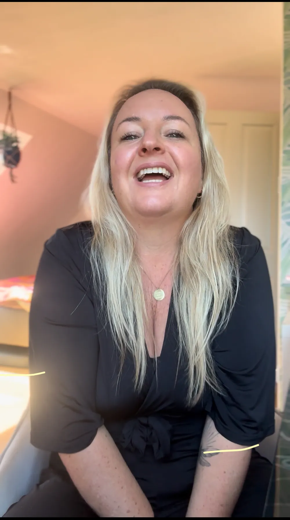Anke lacht herzlich